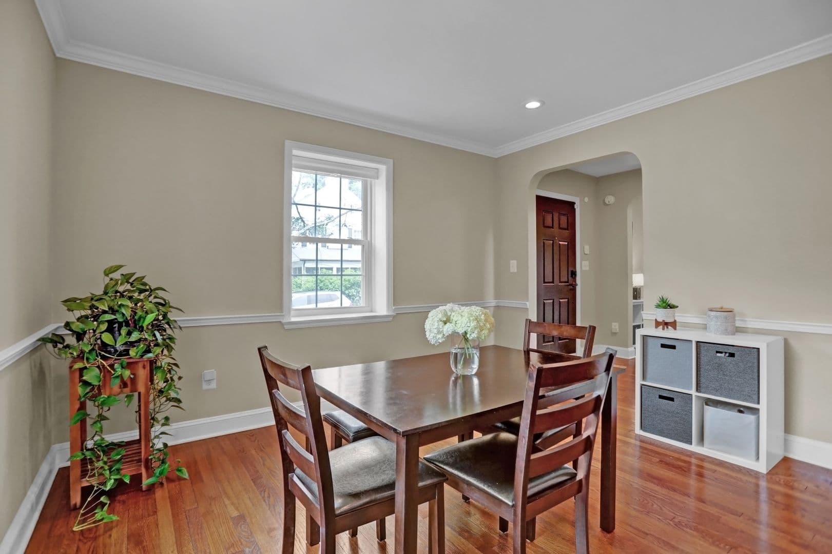 Towson House: 635 Round Oak Road