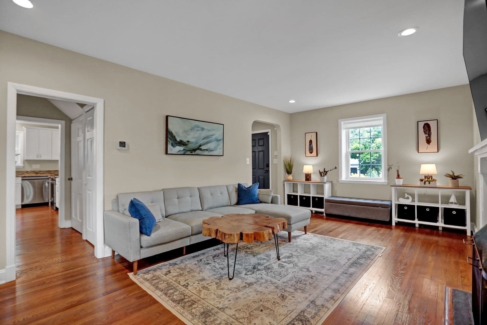 Towson House: 635 Round Oak Road