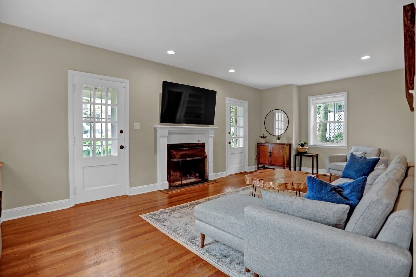 Towson House: 635 Round Oak Road