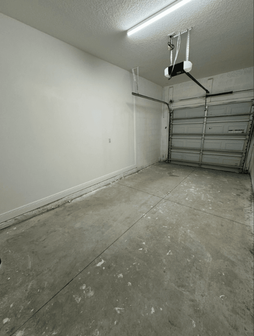 Tampa House: 5310 E Sligh Avenue