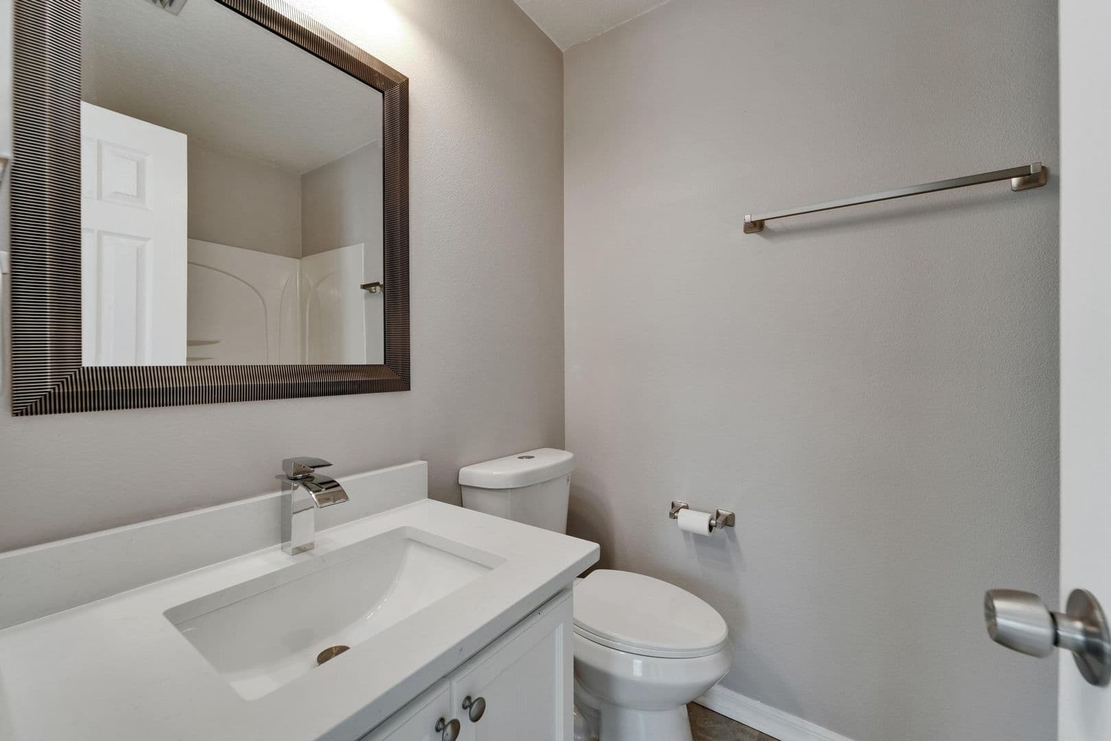 Riverview House: 10840 Lake Saint Charles Boulevard