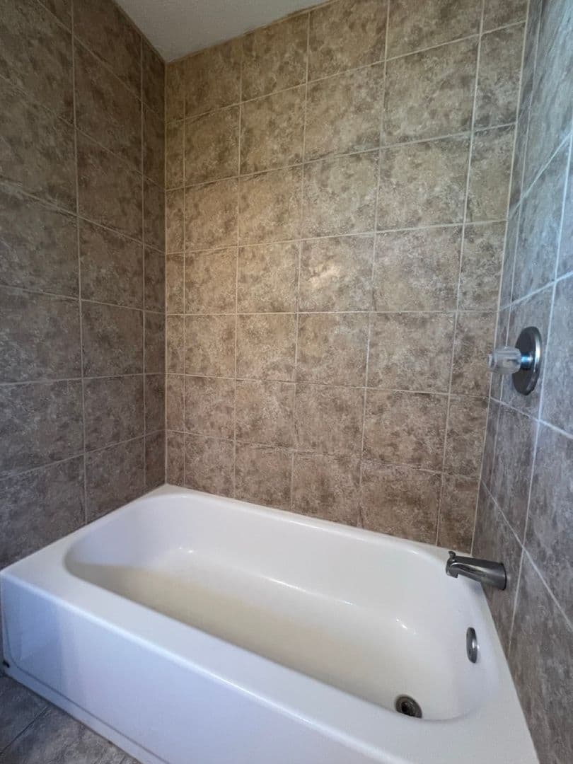 Palm Harbor House: 1371 Tenby Way