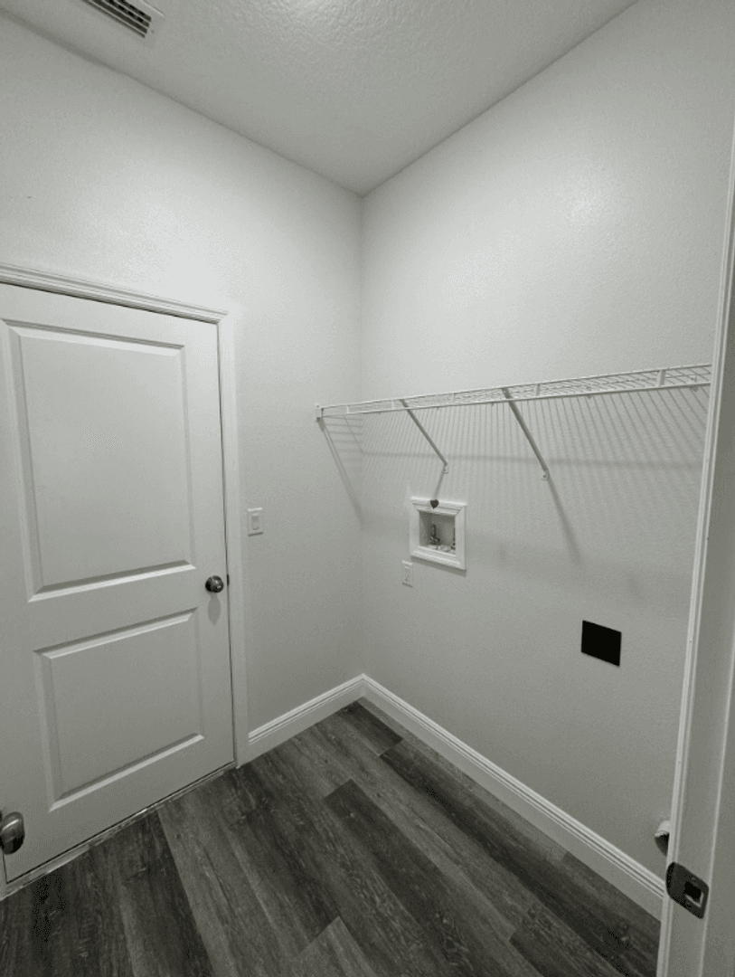 Tampa House: 5310 E Sligh Avenue