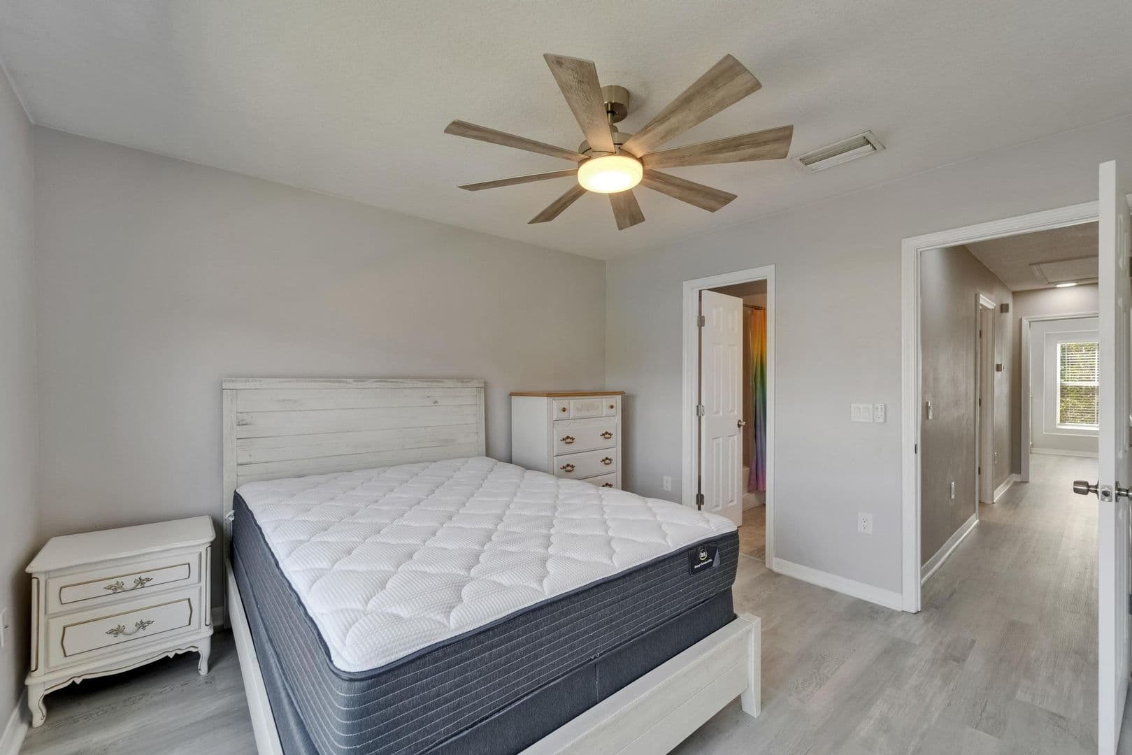Riverview House: 10840 Lake Saint Charles Boulevard
