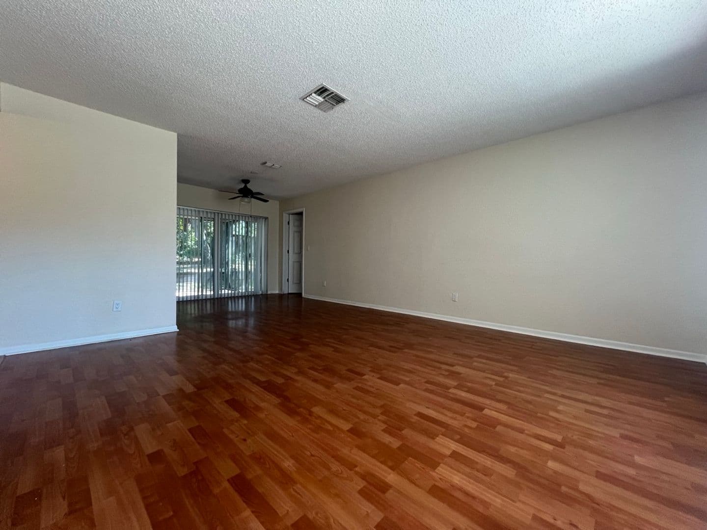 Palm Harbor House: 1371 Tenby Way