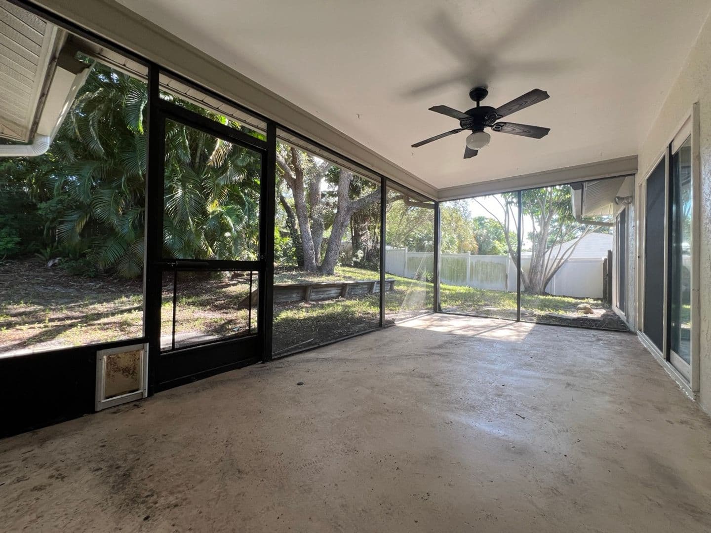 Palm Harbor House: 1371 Tenby Way