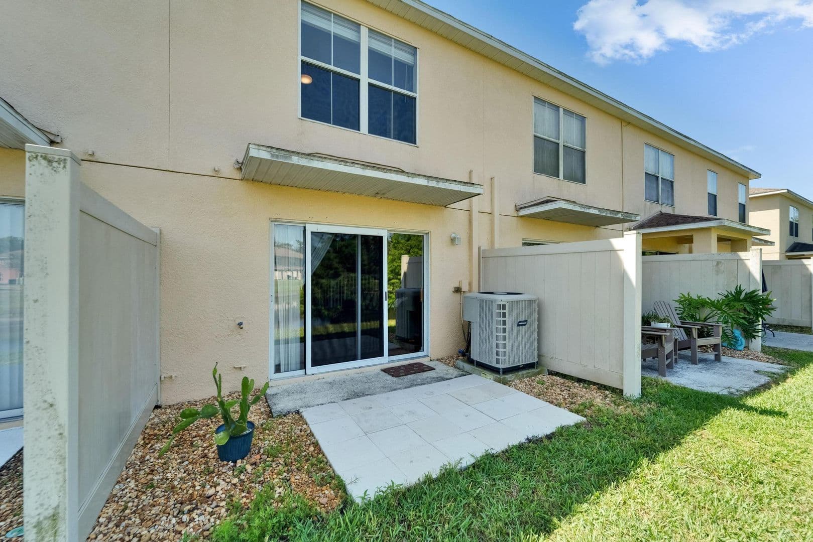 Riverview House: 10840 Lake Saint Charles Boulevard