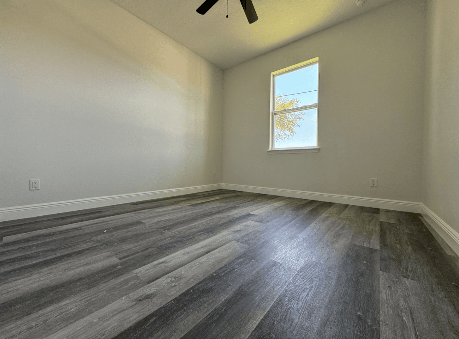 Tampa House: 5310 E Sligh Avenue