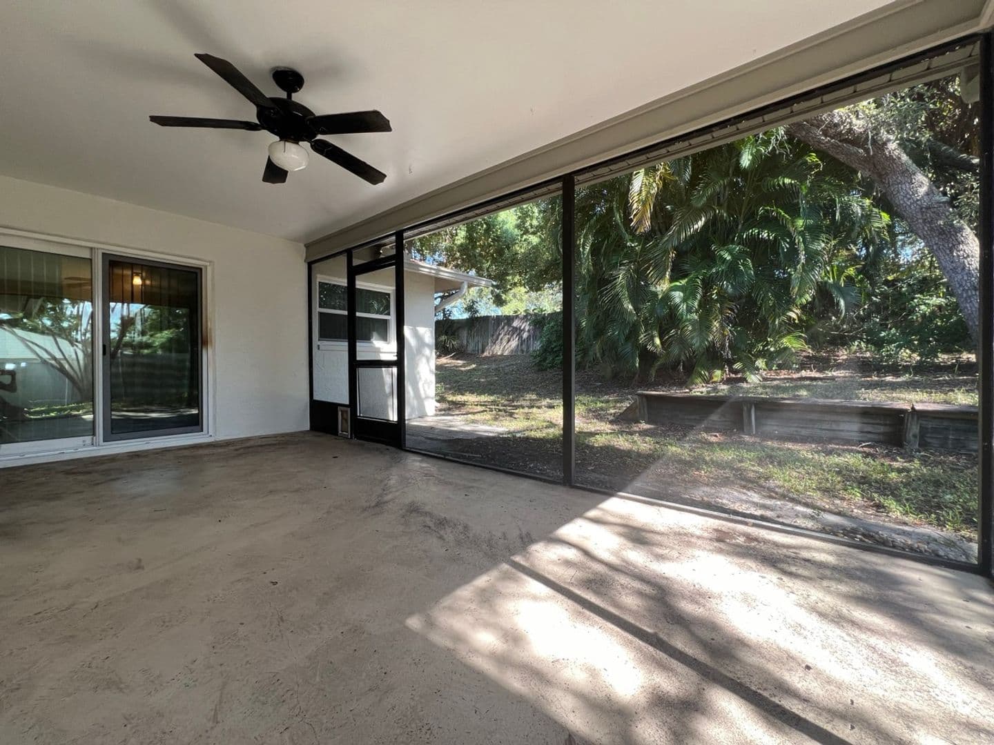 Palm Harbor House: 1371 Tenby Way
