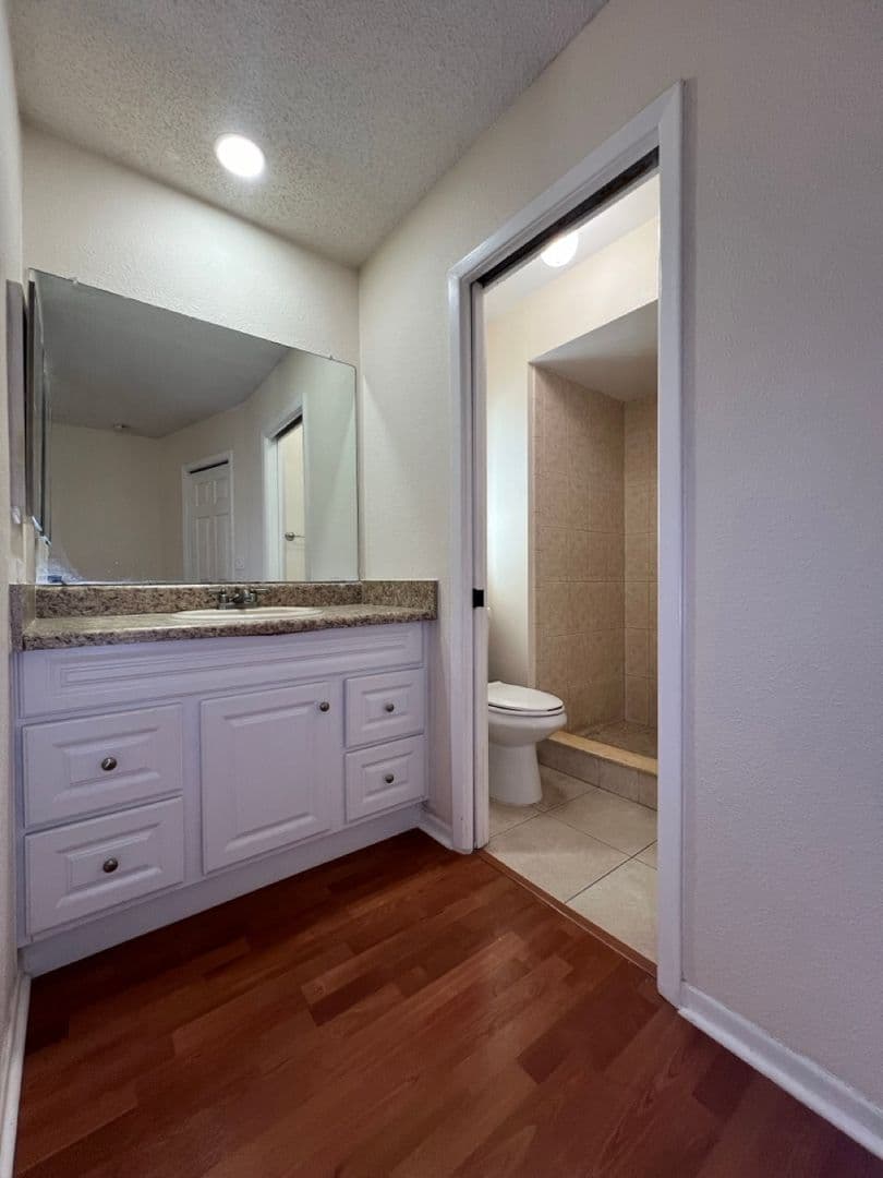 Palm Harbor House: 1371 Tenby Way