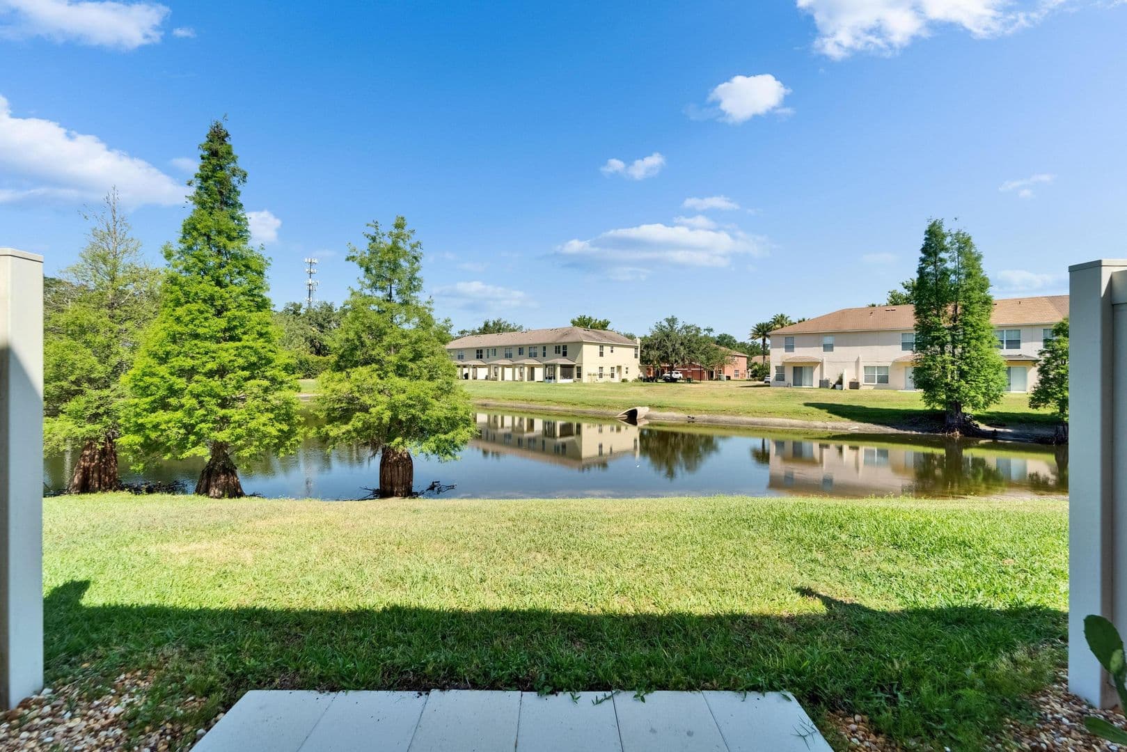 Riverview House: 10840 Lake Saint Charles Boulevard