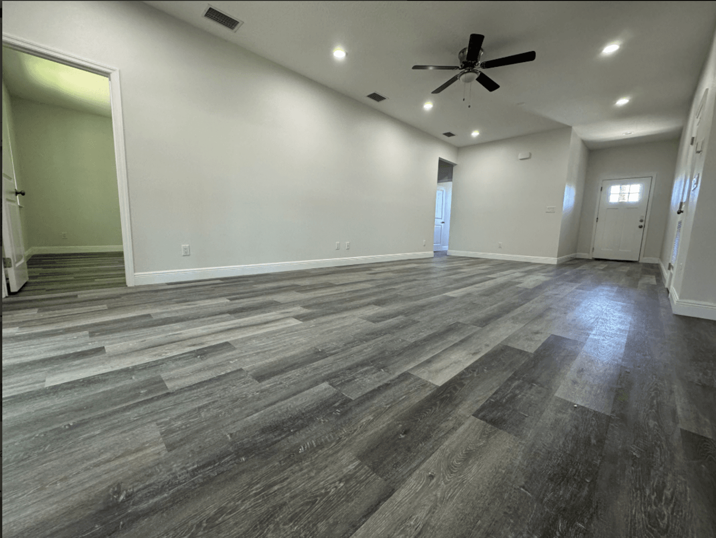 Tampa House: 5310 E Sligh Avenue