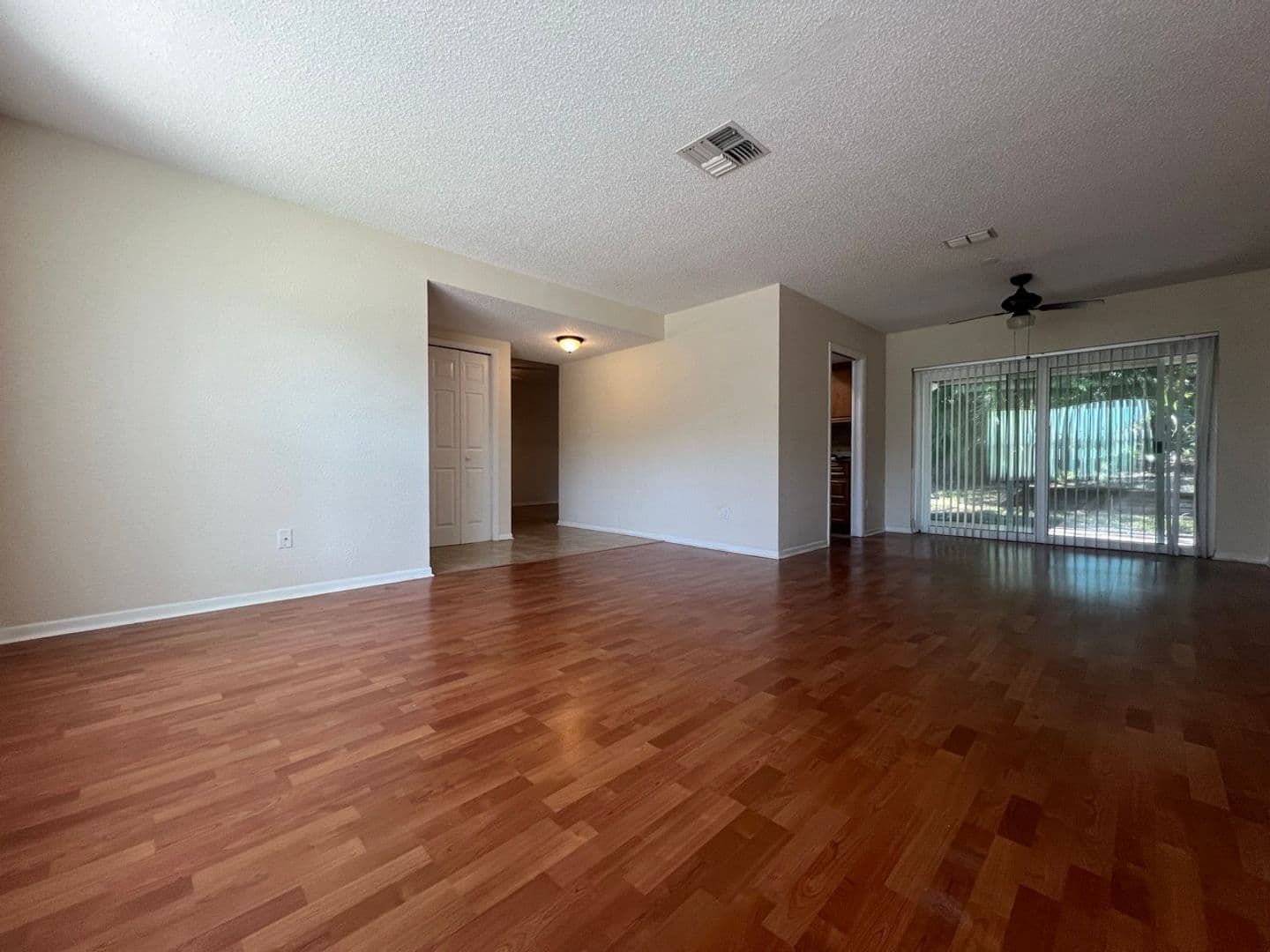 Palm Harbor House: 1371 Tenby Way