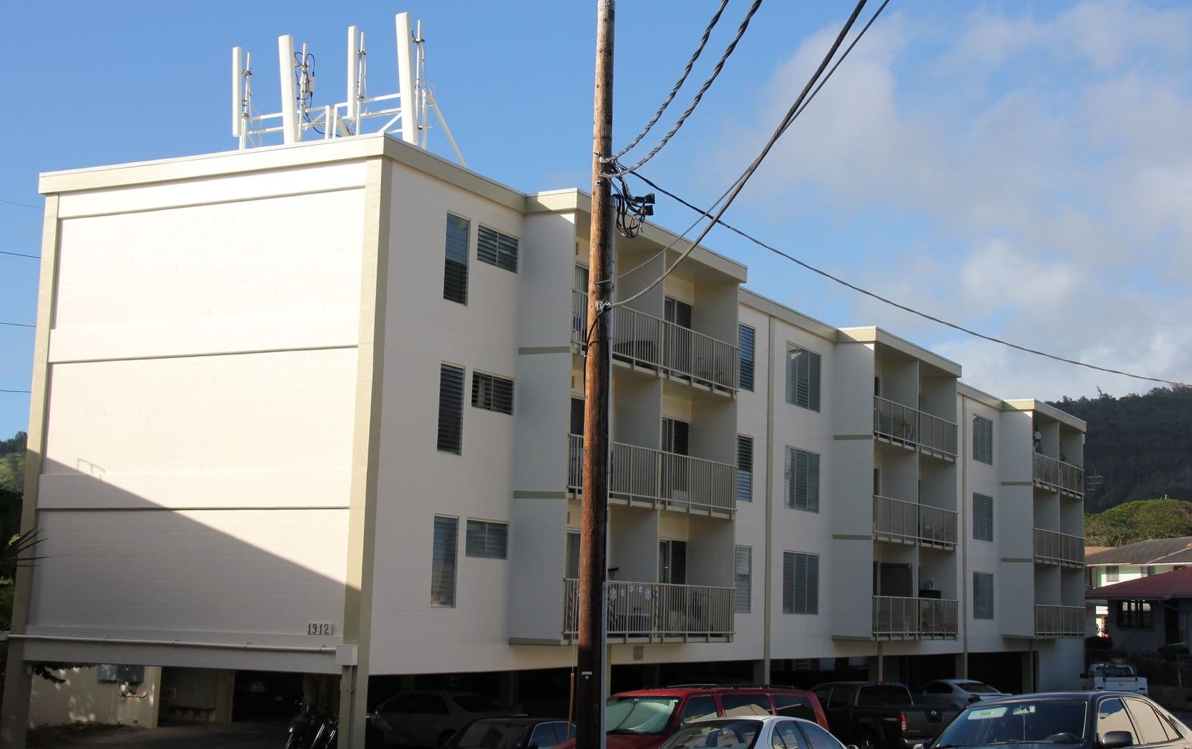 Honolulu Apartment: 1912 Kalihi Street