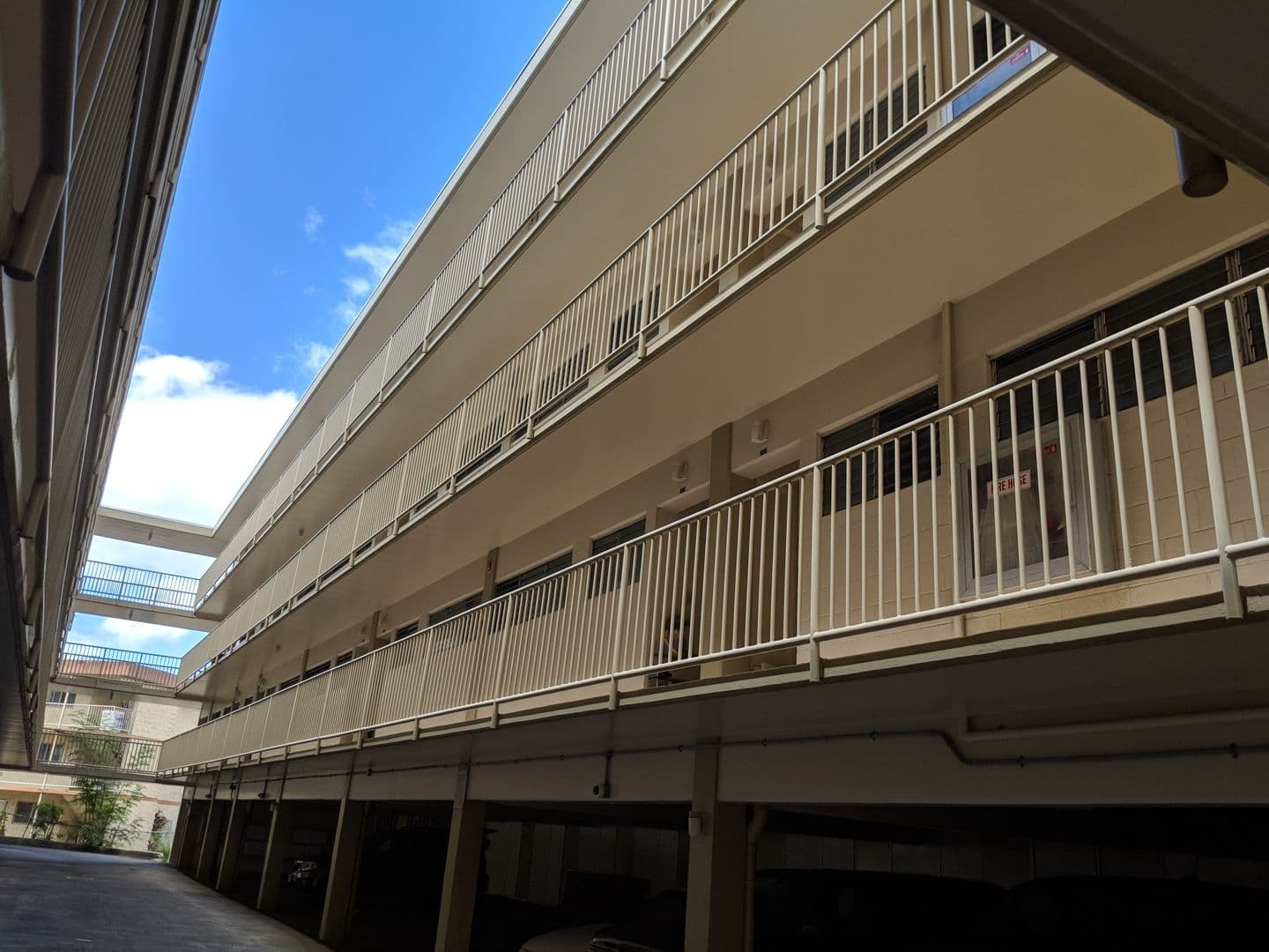 Honolulu Apartment: 1912 Kalihi Street