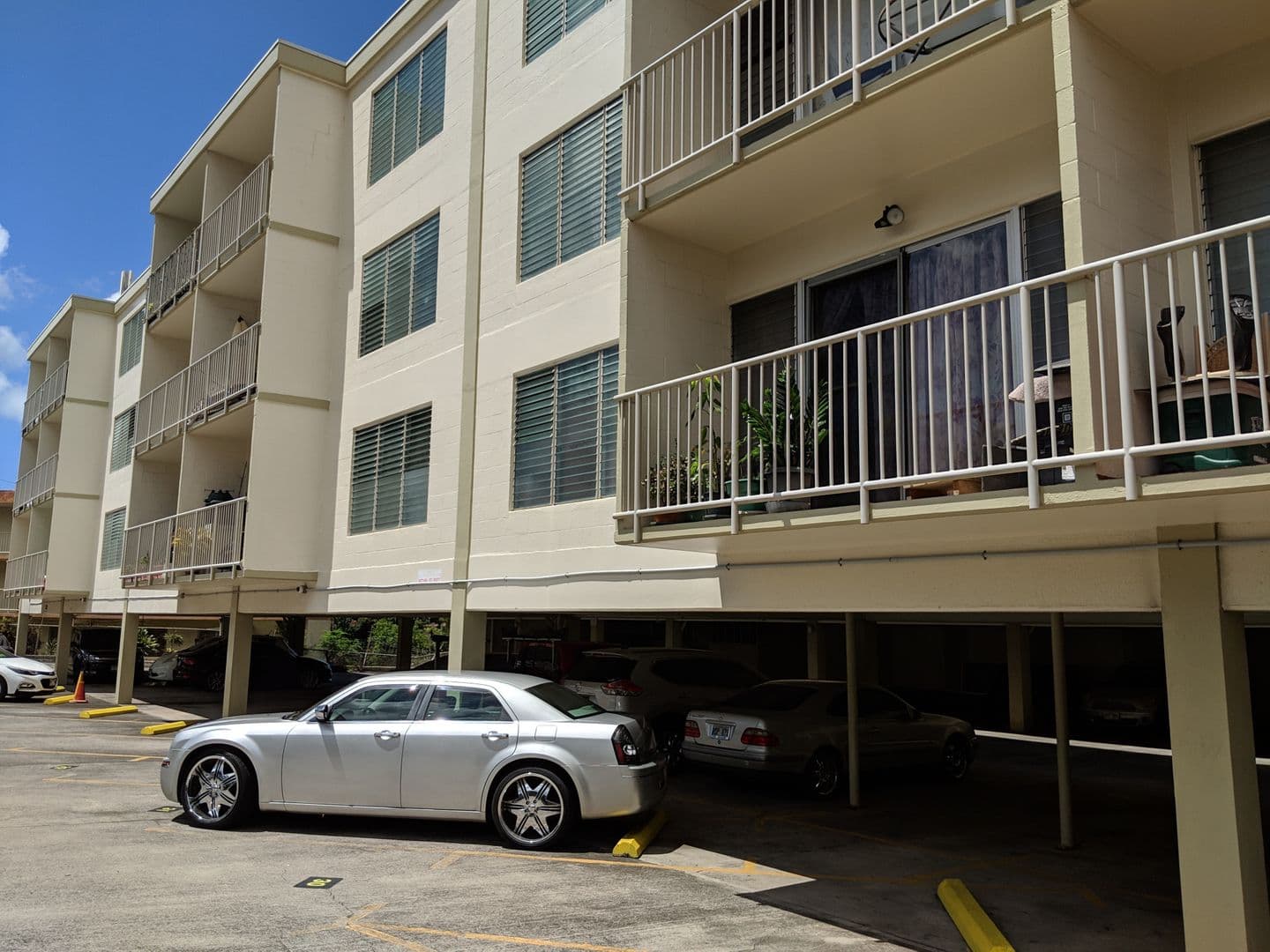 Honolulu Apartment: 1912 Kalihi Street