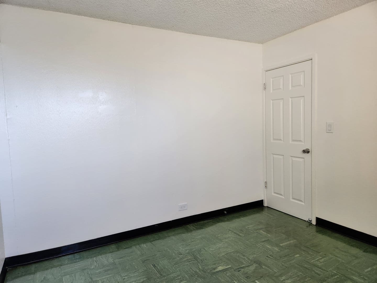 Honolulu Apartment: 2131 South Beretania Street