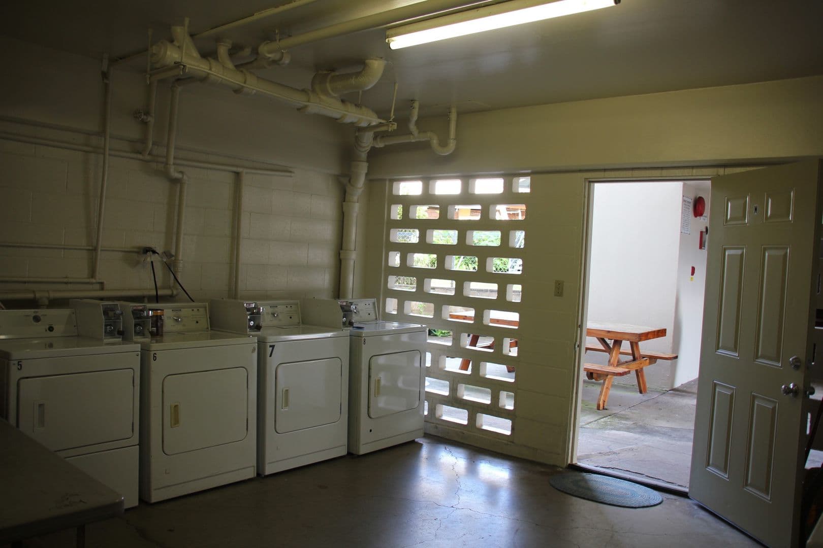 Honolulu Apartment: 1912 Kalihi Street