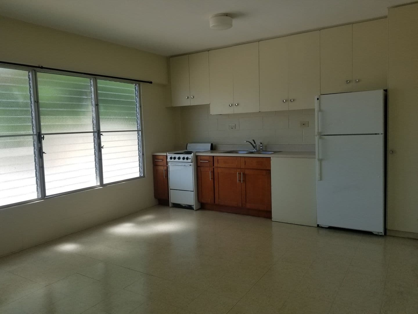 Honolulu Apartment: 1912 Kalihi Street