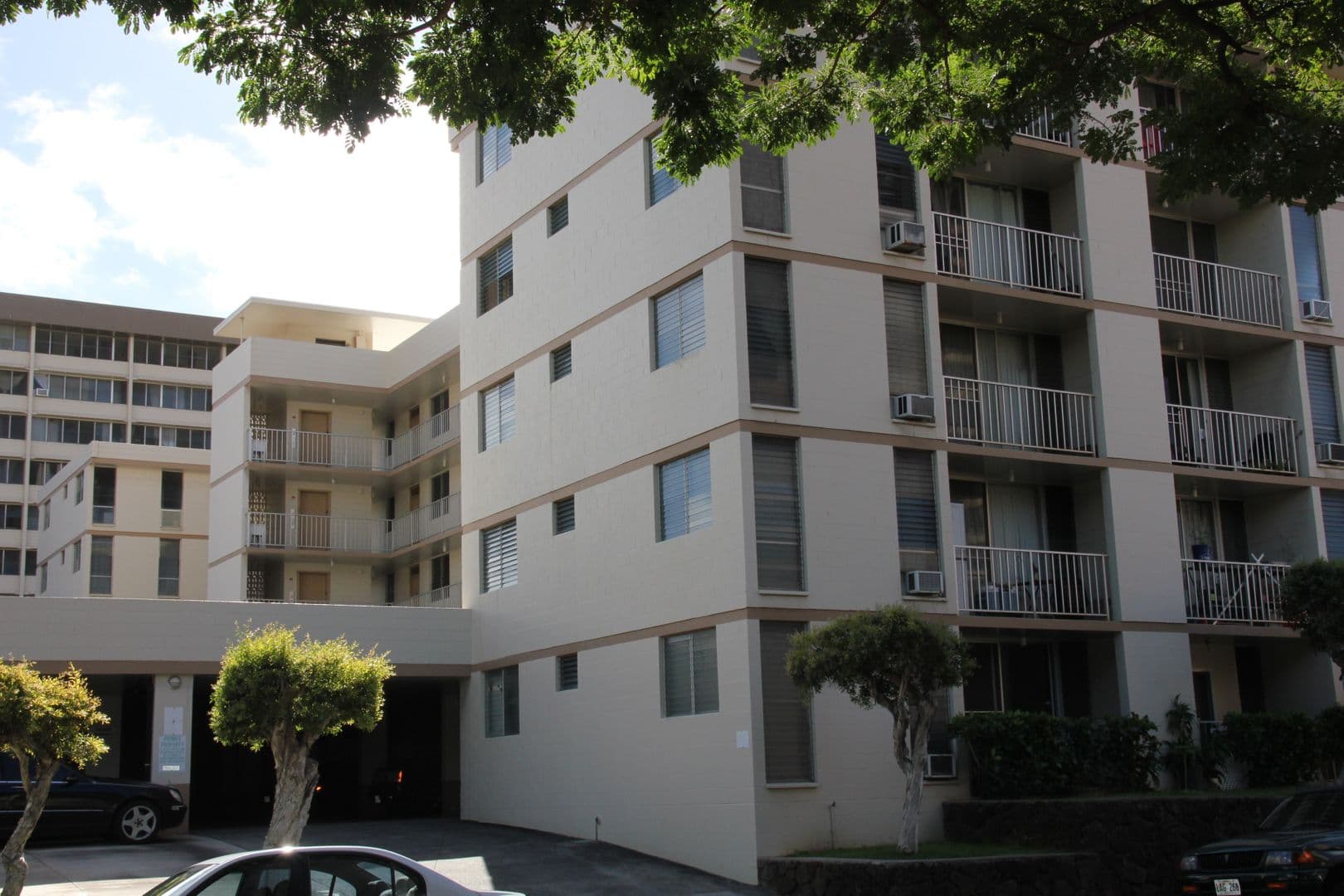 Honolulu Apartment: 2976 Ala Ilima Street