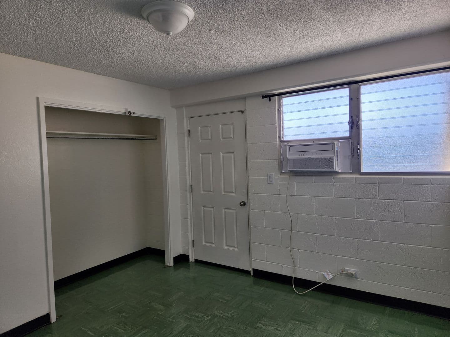 Honolulu Apartment: 2131 South Beretania Street