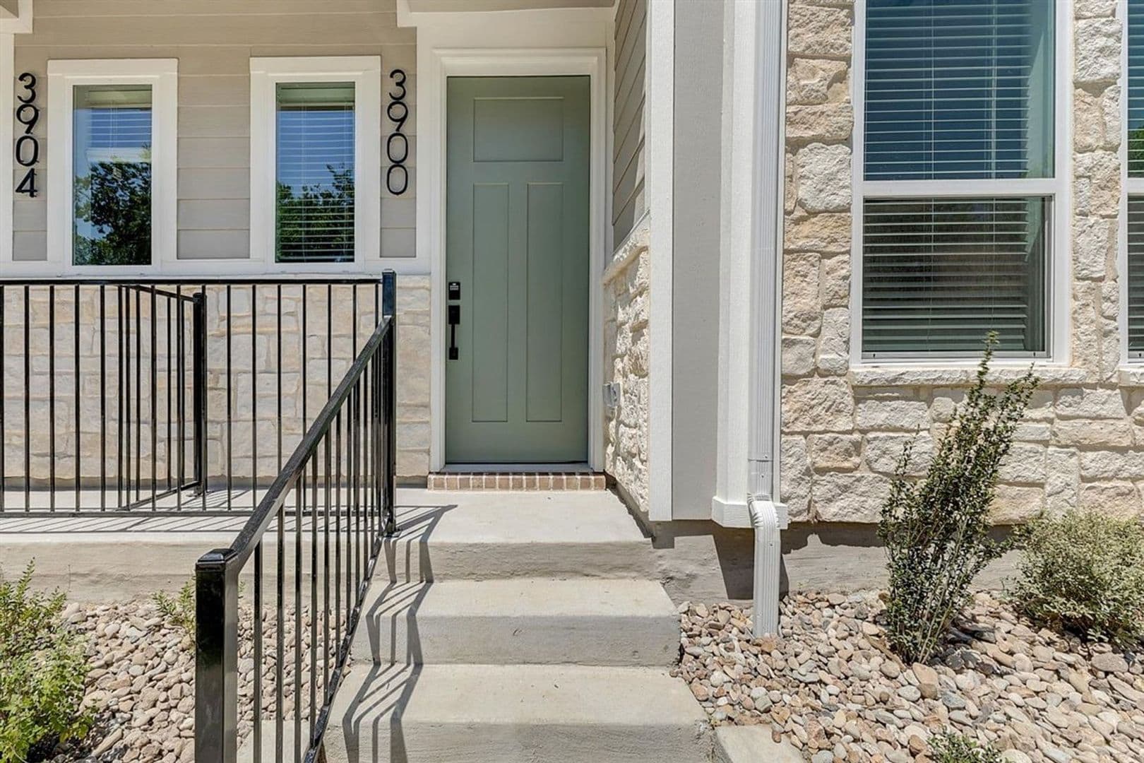 Denton Townhome: 3705 Pockrus Page Rd