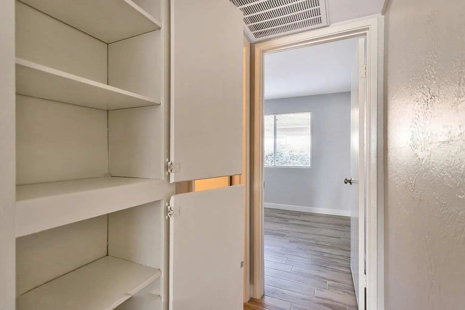 Phoenix Apartment: 936 East Roma Avenue