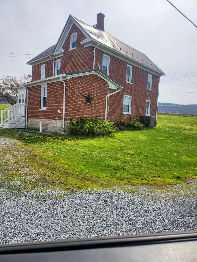 Bedford House: 120 Birch Lane