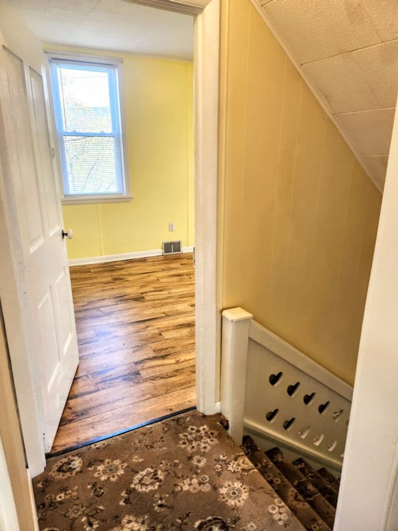 Bedford House: 120 Birch Lane