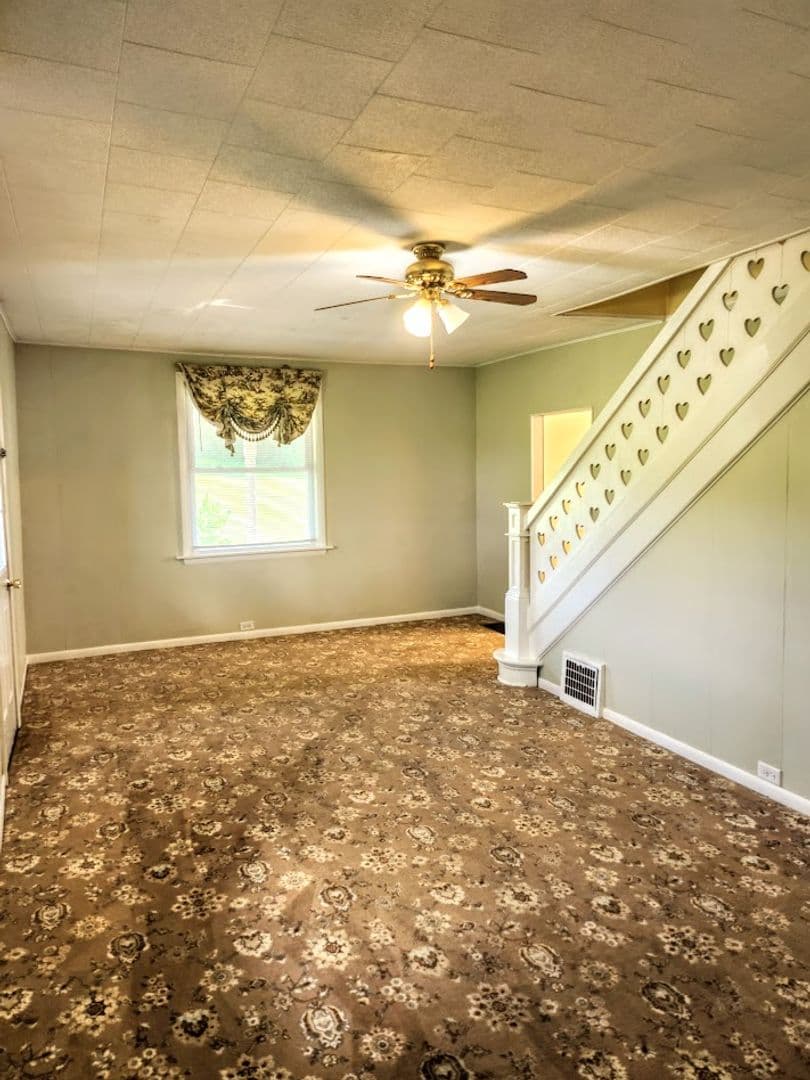 Bedford House: 120 Birch Lane