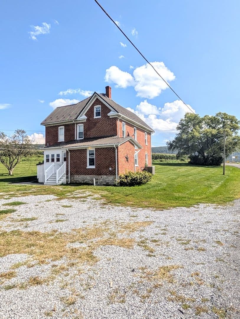Bedford House: 120 Birch Lane