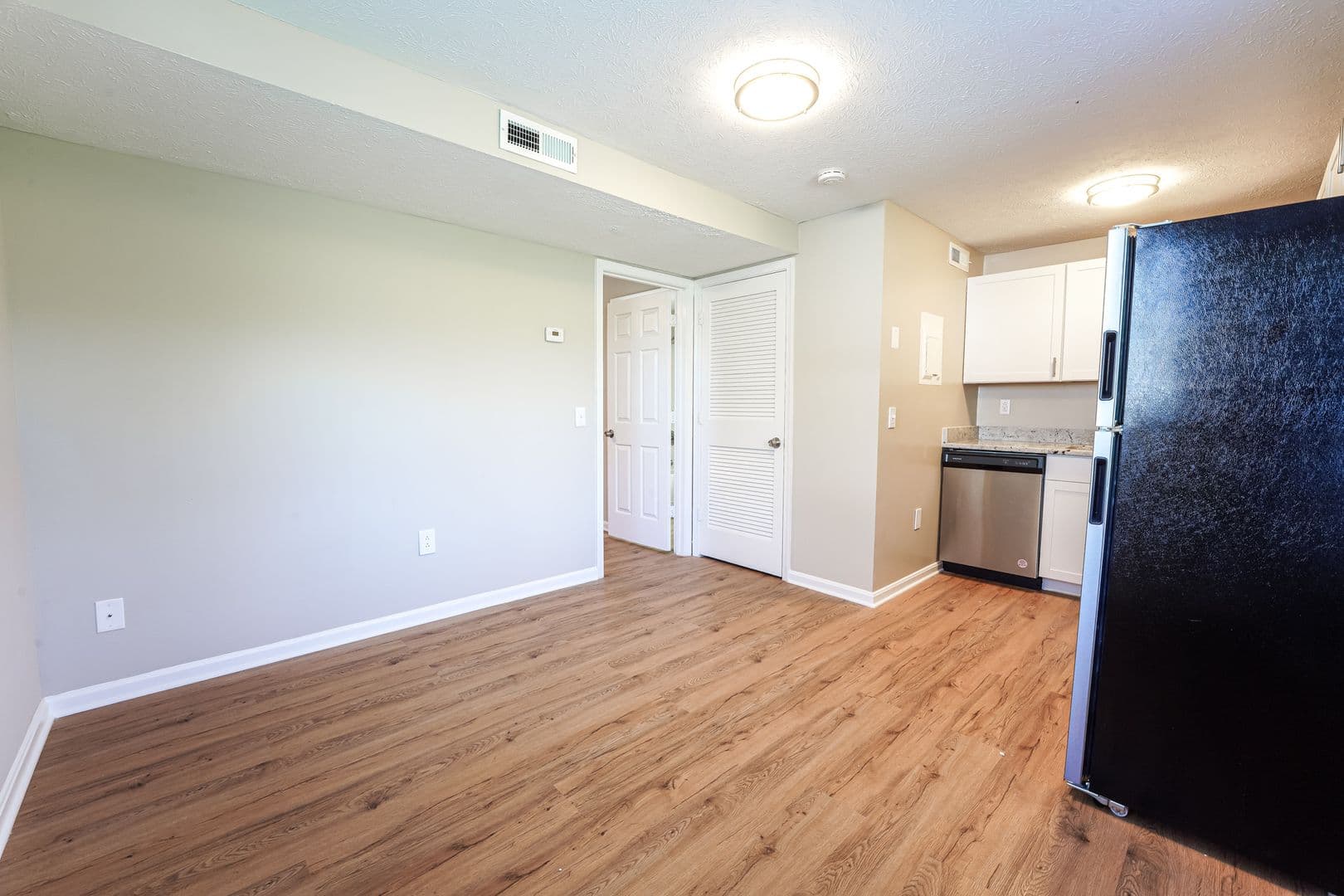 Winchester Apartment: 3103/3105/3107 Shawnee Drive