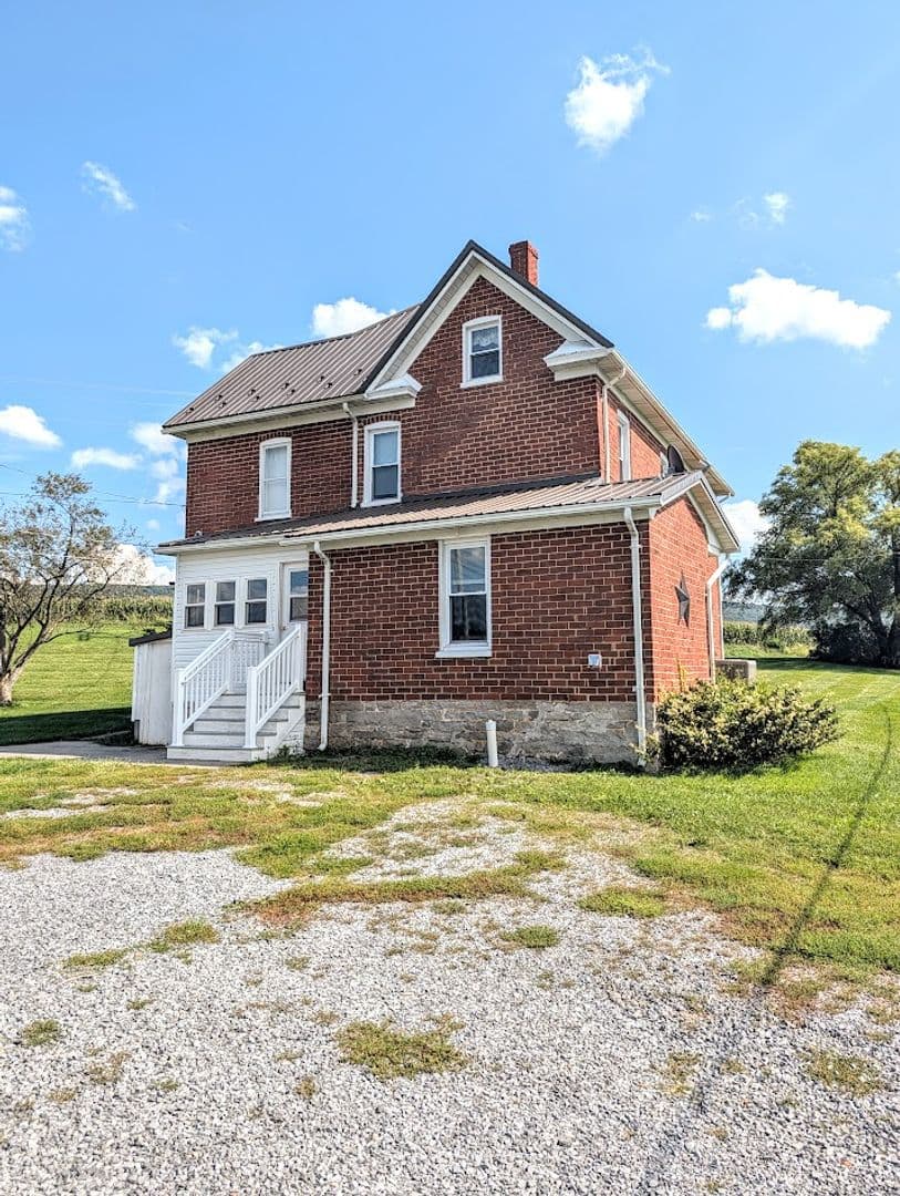Bedford House: 120 Birch Lane