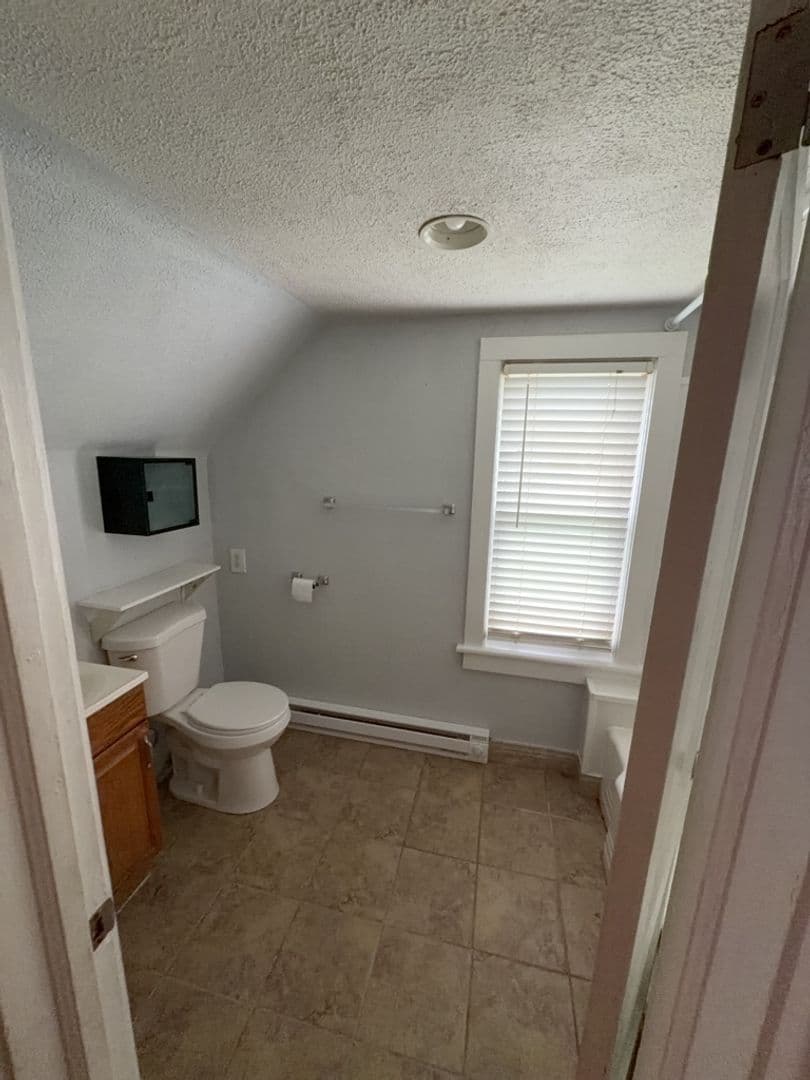 Norfolk Apartment: 4566 Hampshire Ave