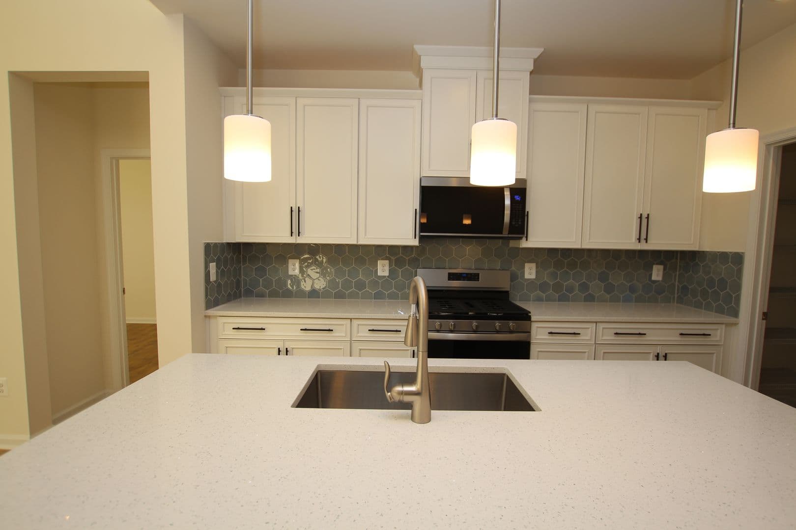Ocean view Townhome: 390 Scranton Ln