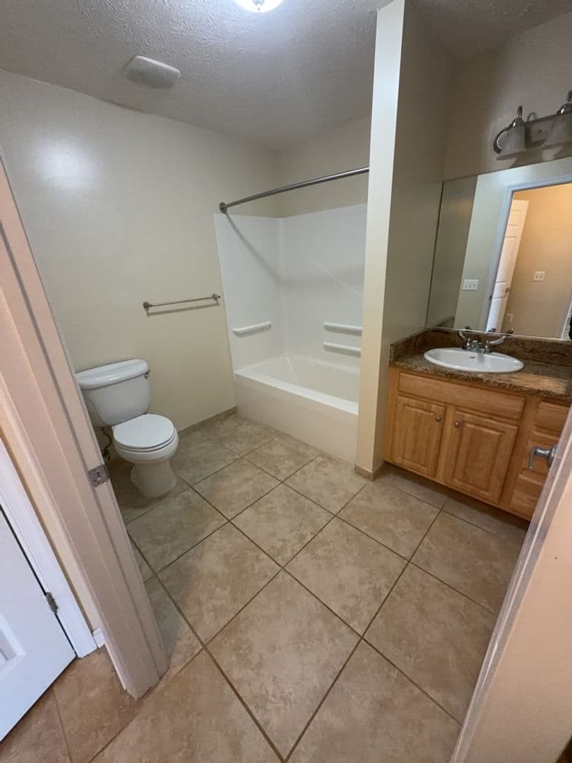 Winchester Apartment: 2270 Valor Dr