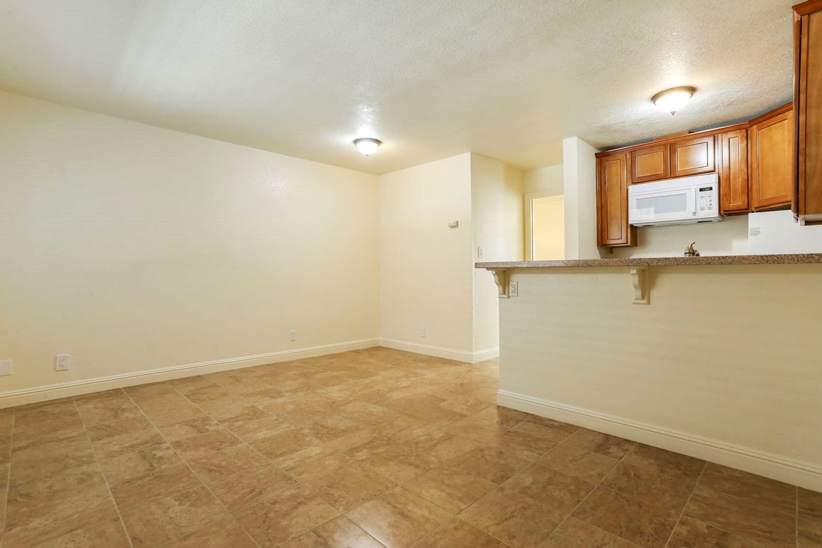 Stockton Apartment: 1142 N Sutter Street