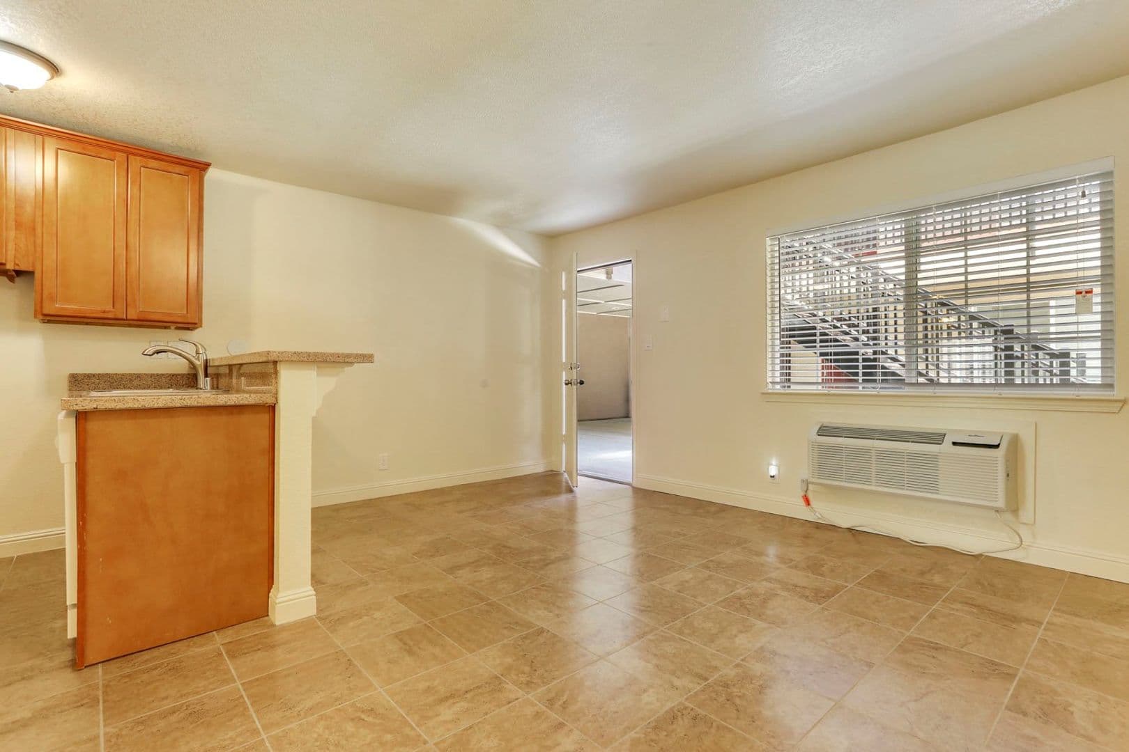 Stockton Apartment: 1142 N Sutter Street