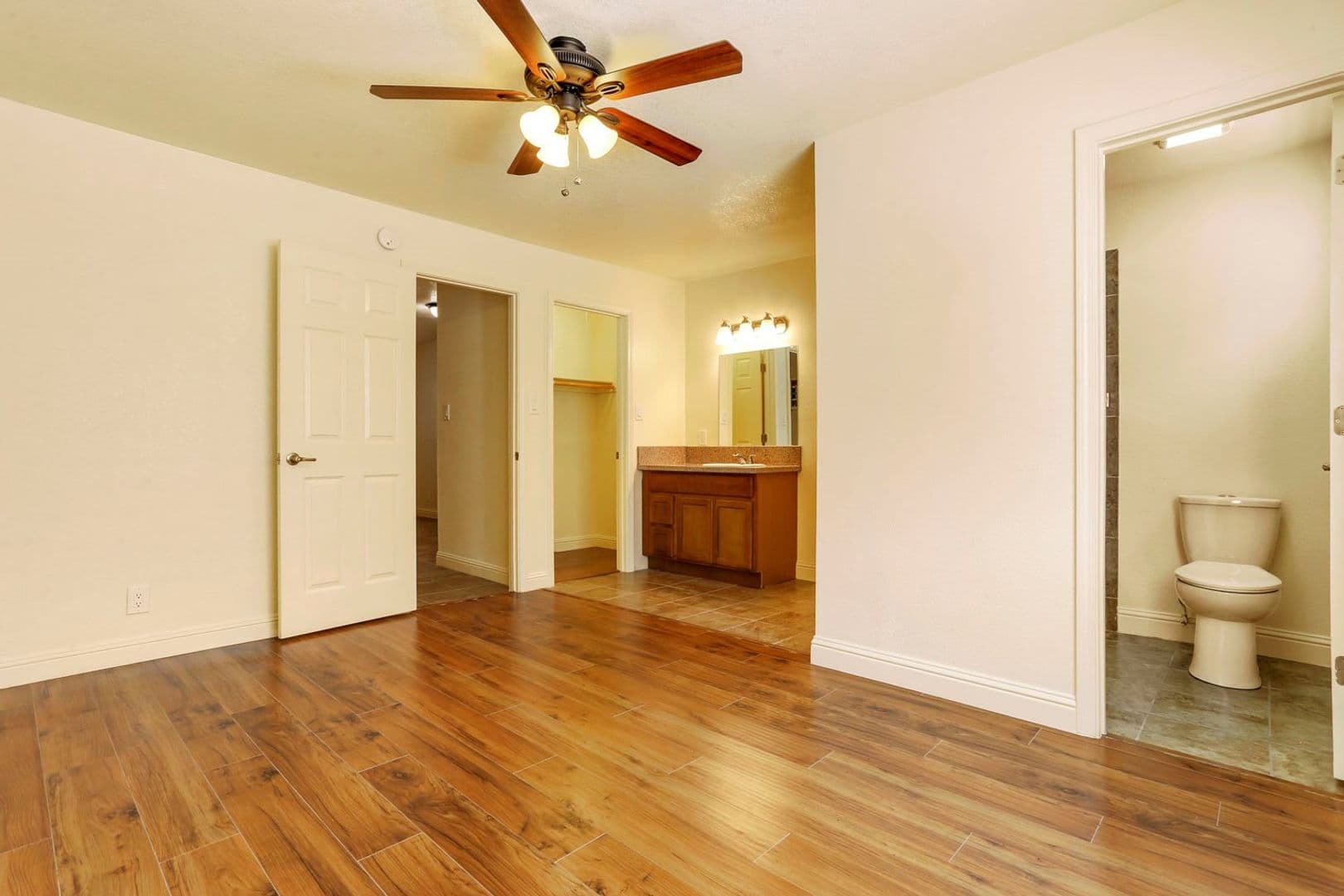 Stockton Apartment: 1142 N Sutter Street
