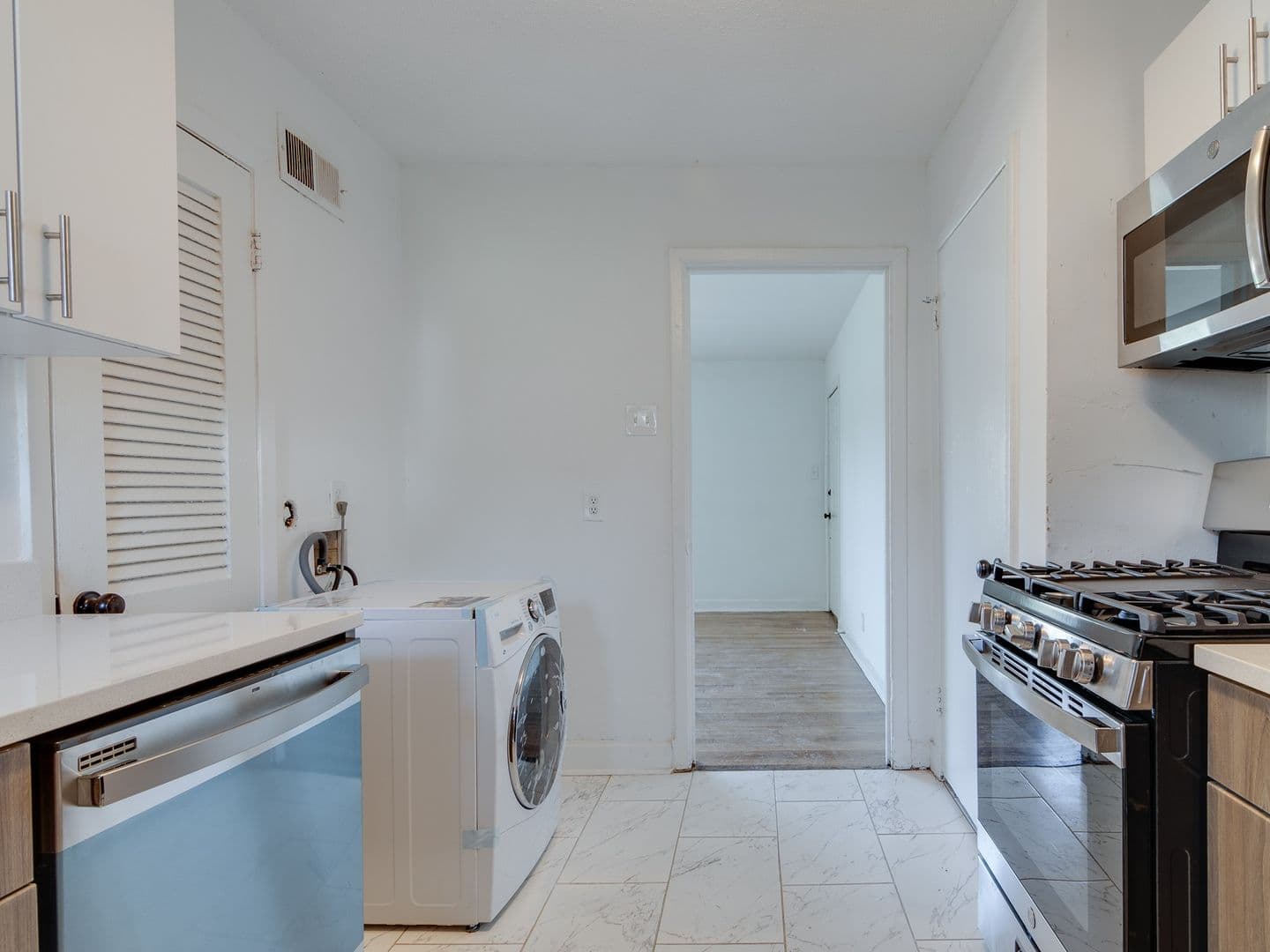 Memphis Apartment: 170 N Hollywood St