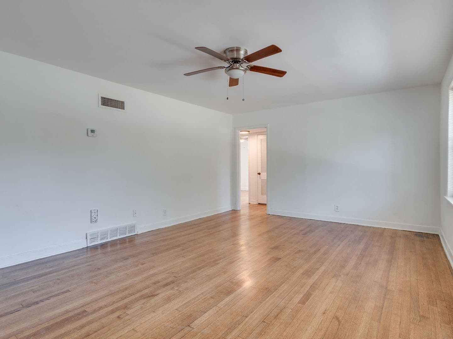 Memphis Apartment: 170 N Hollywood St