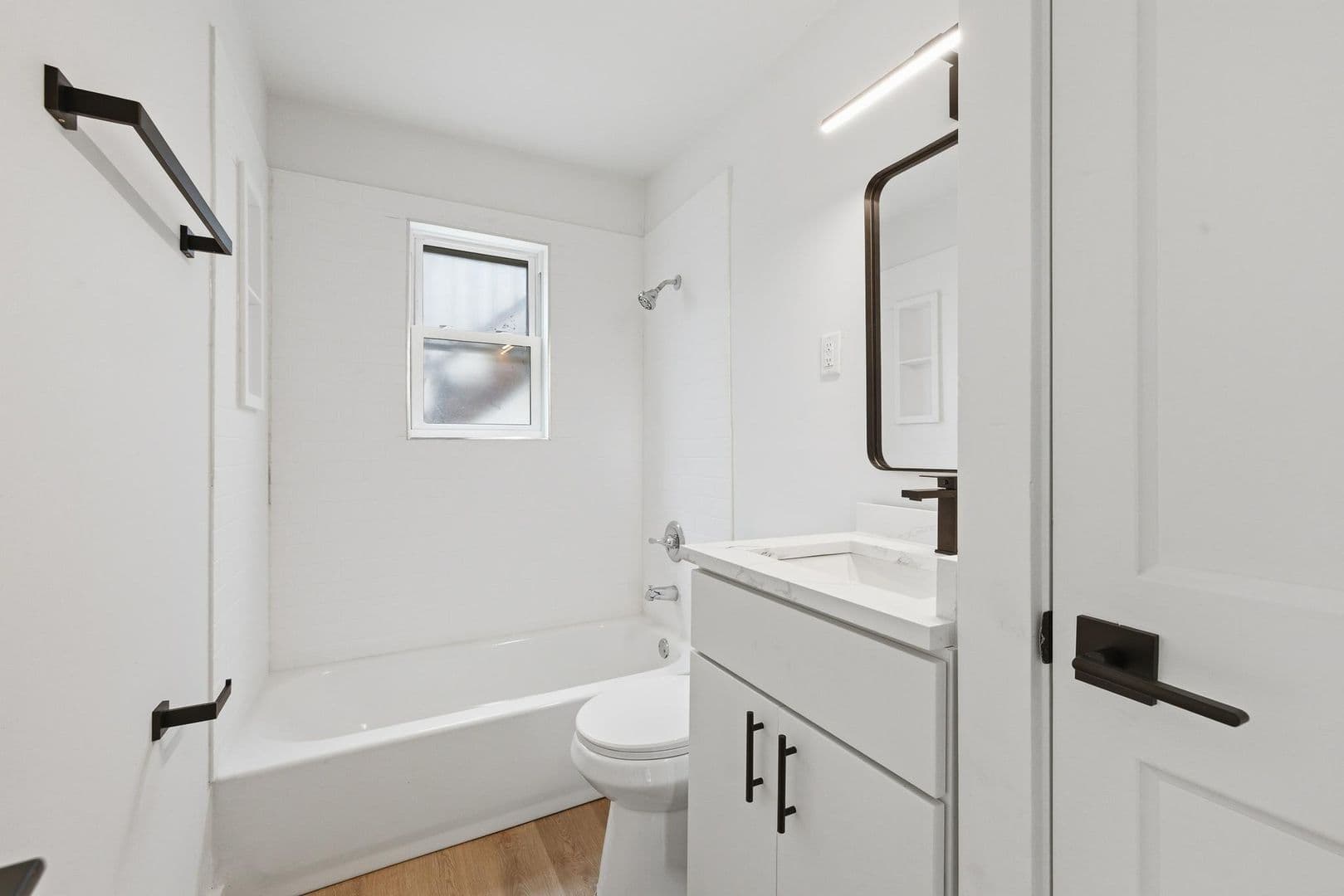 Memphis Apartment: 171 N Merton St