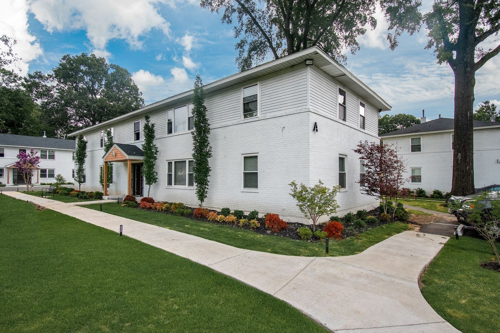 Memphis Apartment: 170 N Hollywood St