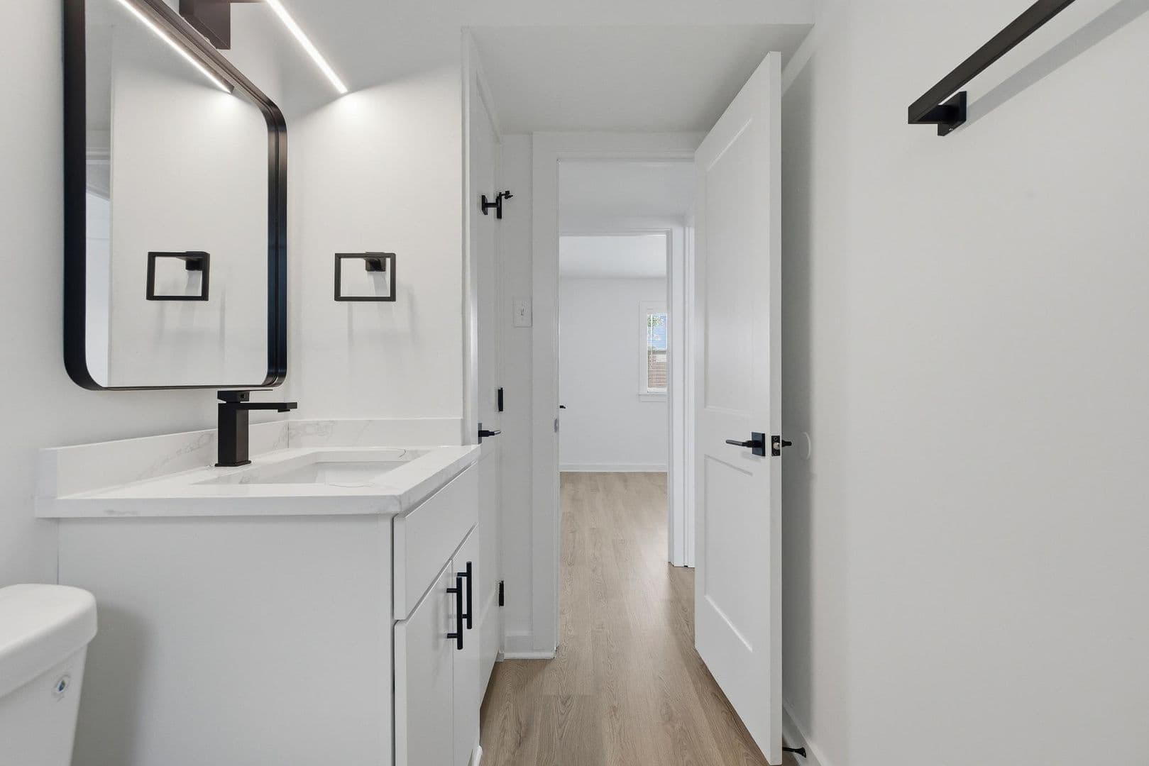 Memphis Apartment: 171 N Merton St