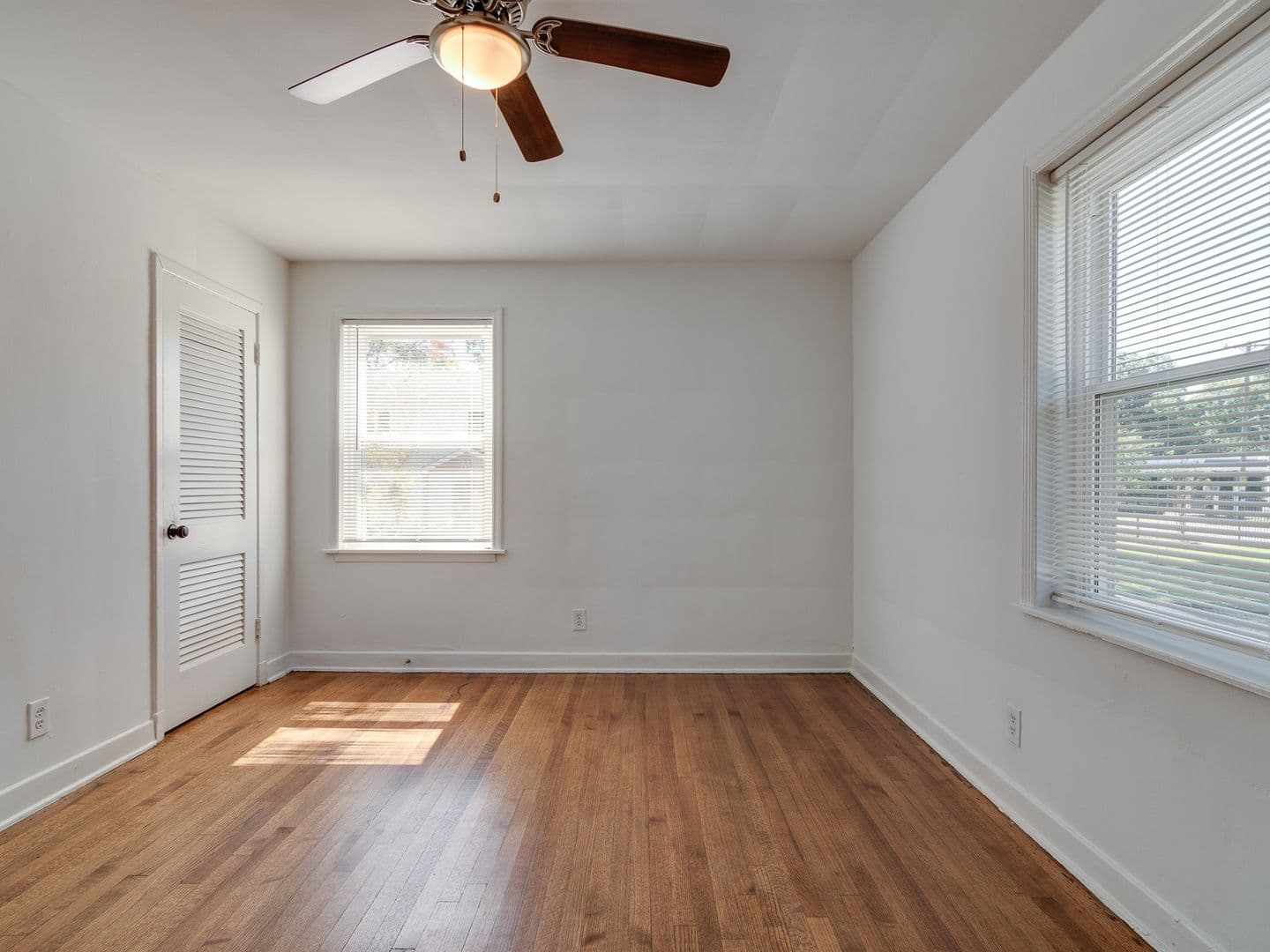 Memphis Apartment: 170 N Hollywood St