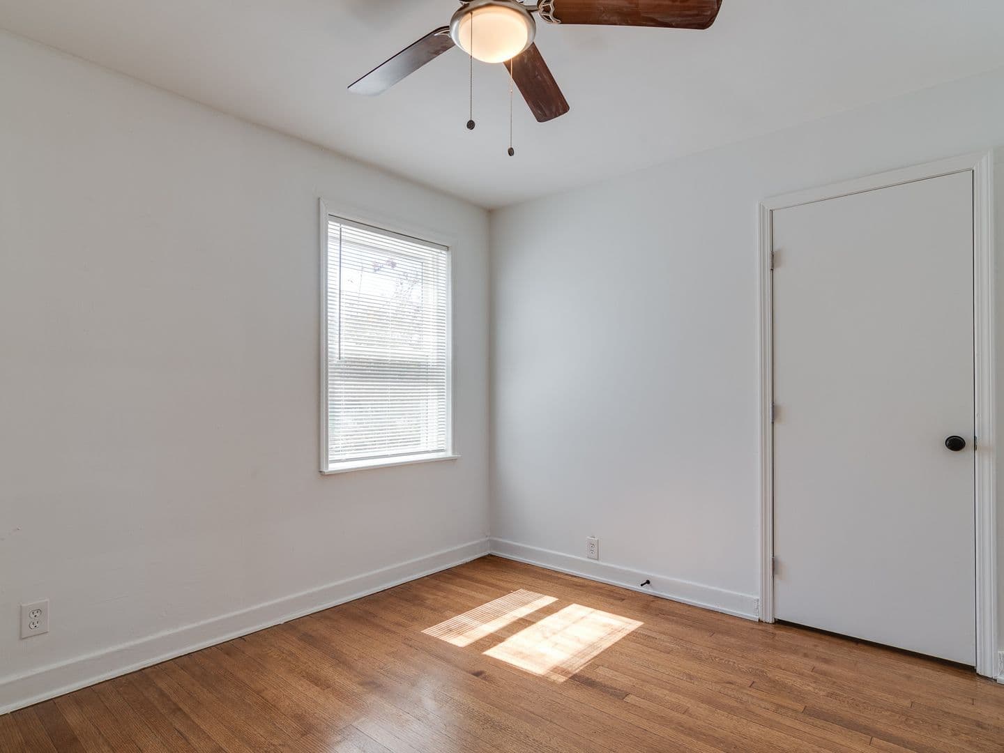 Memphis Apartment: 170 N Hollywood St