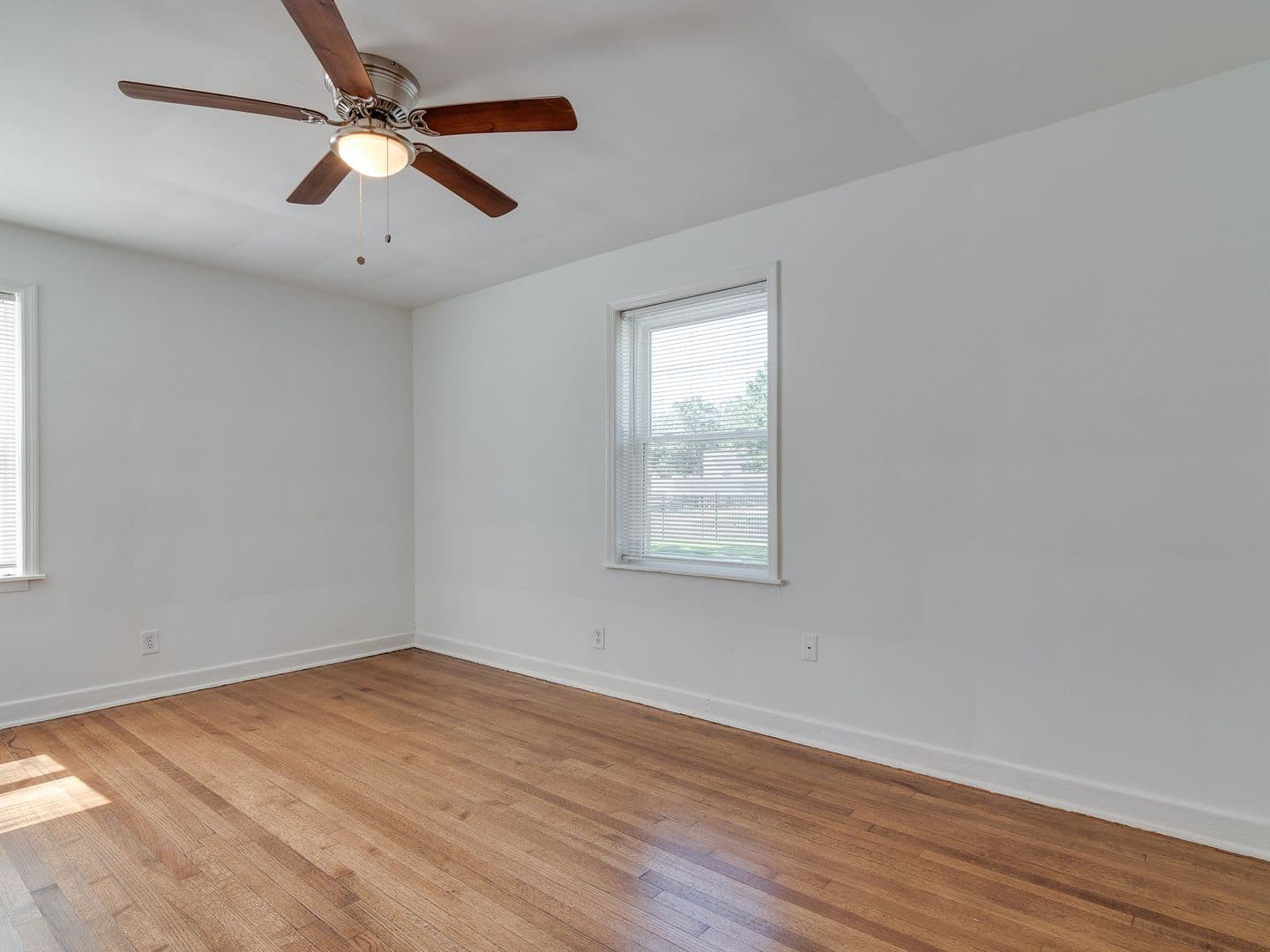 Memphis Apartment: 170 N Hollywood St