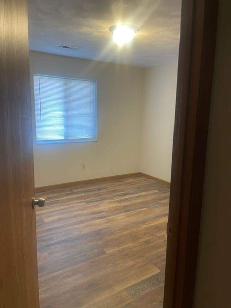 Belleville Apartment: 1000 Royal Heights Road