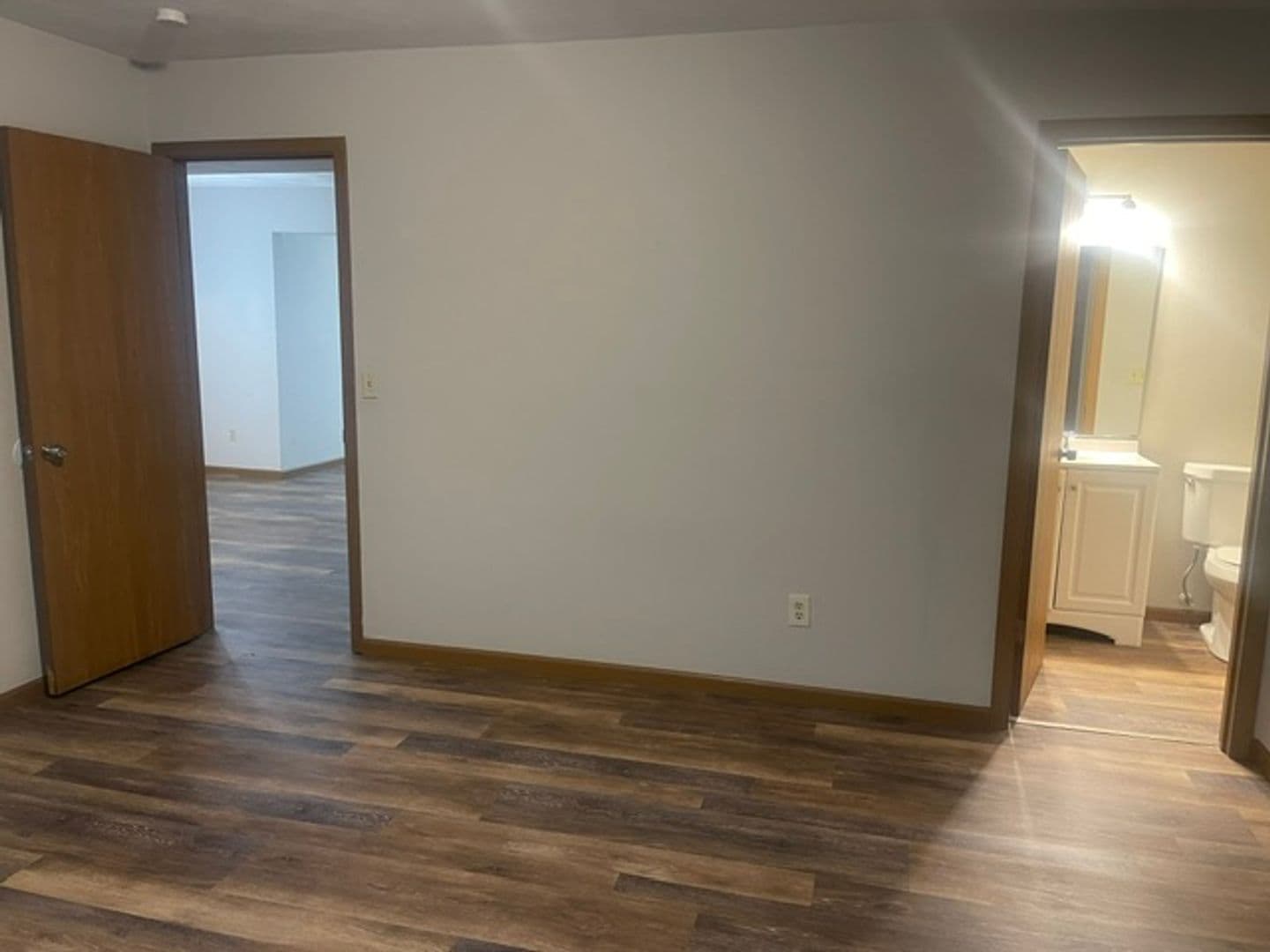 Belleville Apartment: 1000 Royal Heights Road