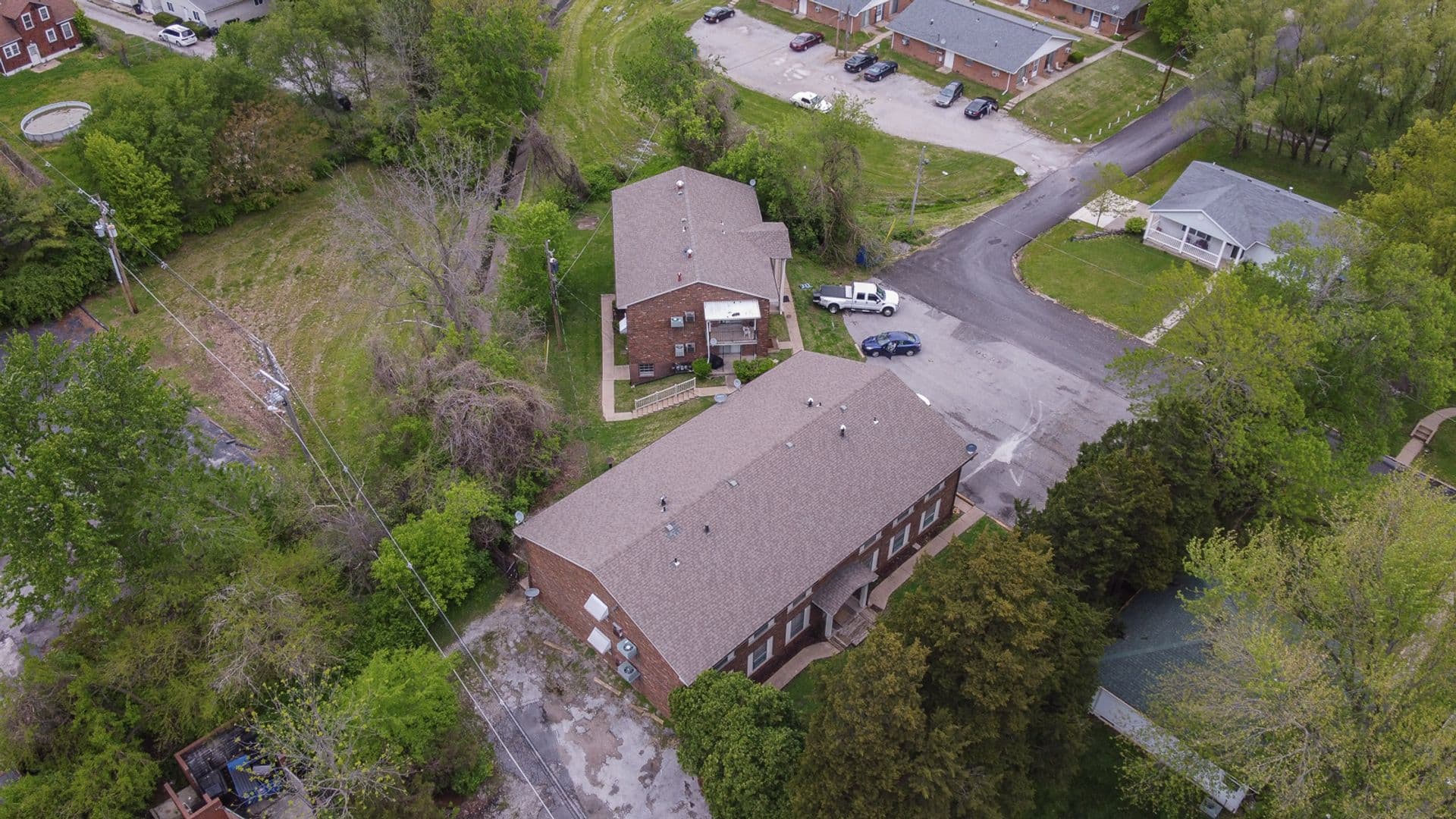 Belleville Apartment: 1528 Lebanon Avenue
